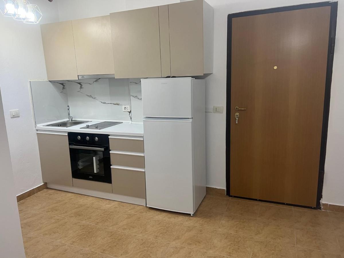 Sea View Apartment Durres Bagian luar foto