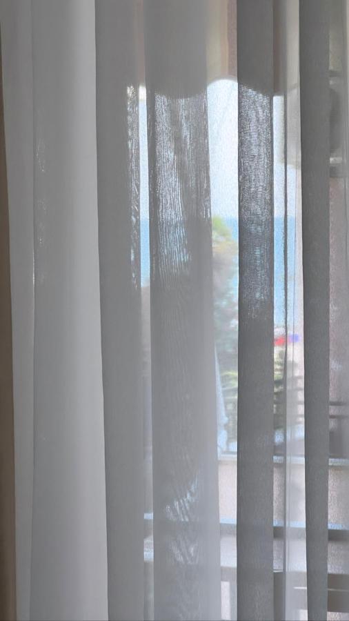 Sea View Apartment Durres Bagian luar foto