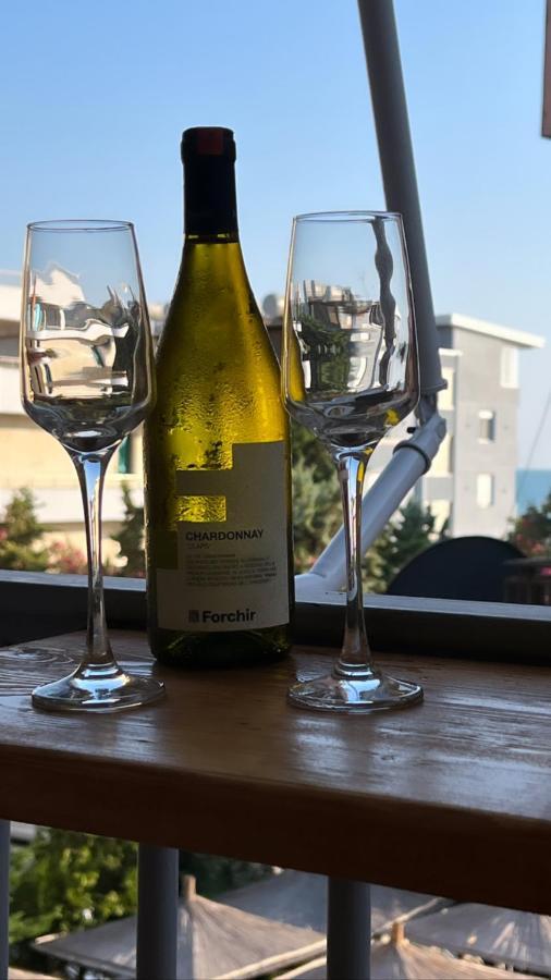 Sea View Apartment Durres Bagian luar foto